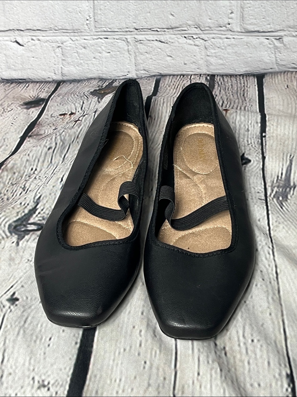 Old Navy Black Elastic-Strap Ballet Flats - Picture 2 of 3